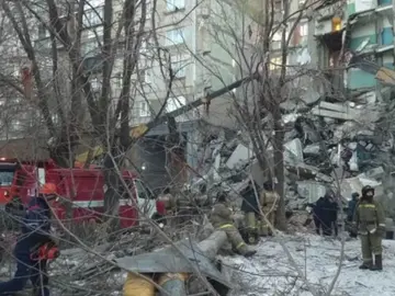 Cuatro muertos y 68 desaparecidos tras una explosión por una fuga de gas en un bloque de viviendas en Rusia Cuatro muertos y 68 desaparecidos tras una explosión por una fuga de gas en un bloque de viviendas en Rusia
