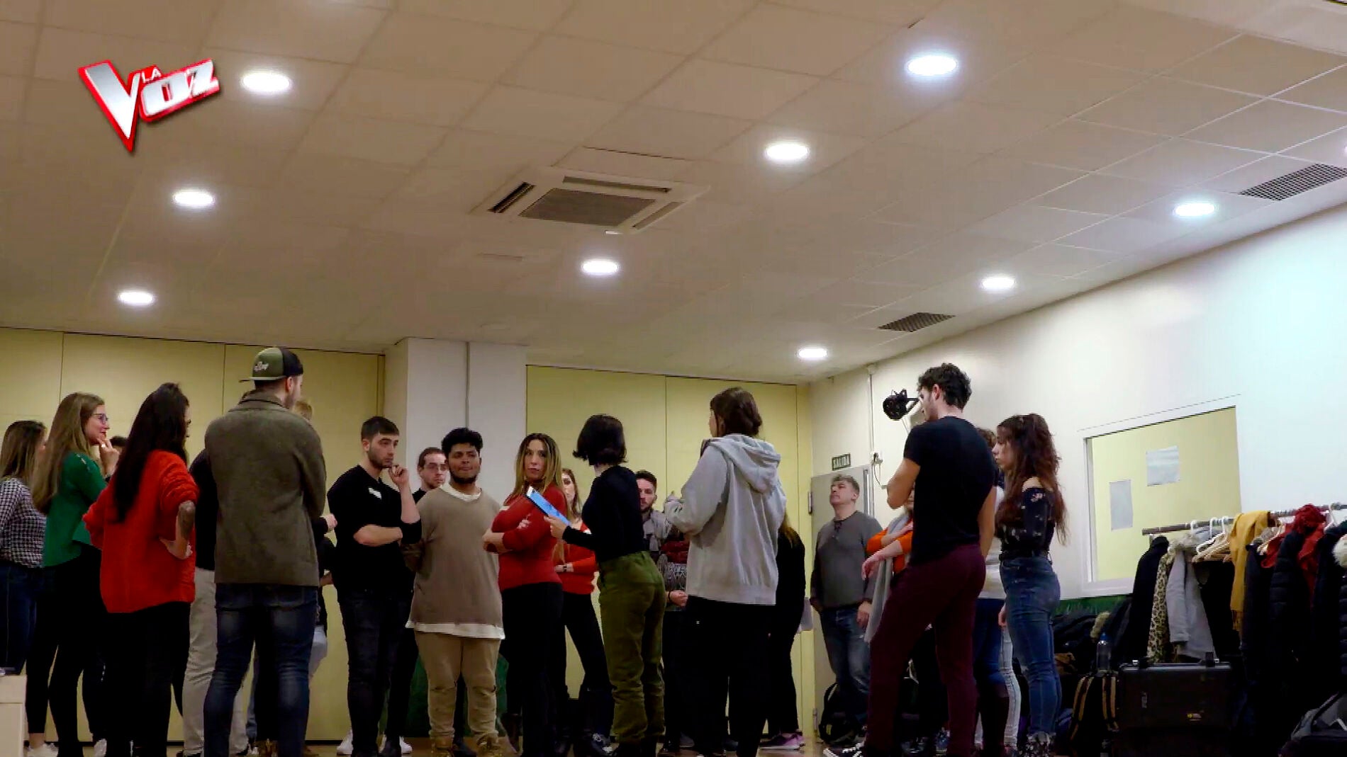 Así se grabó la performance de 'La Voz' en el aeropuerto