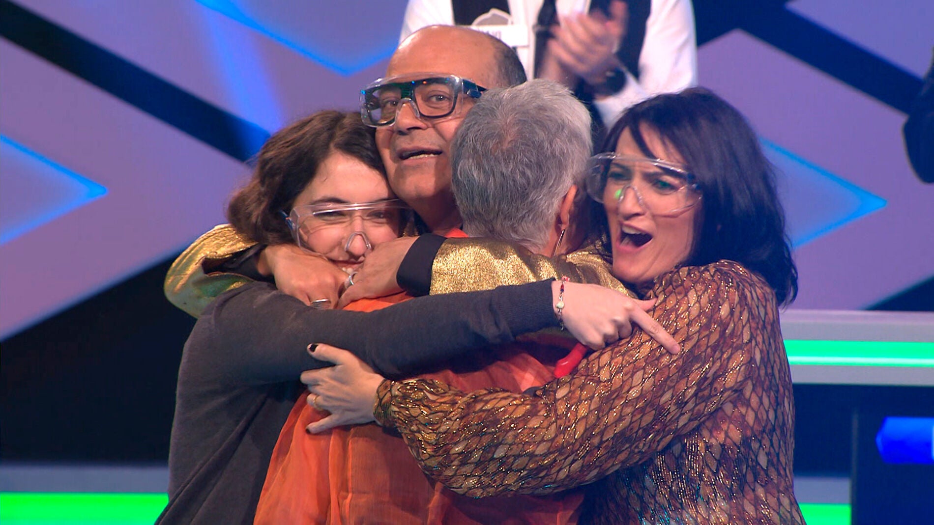 Espectacular pleno de 'Tu extremis me suena' con Montse, Cristina, Jos&eacute; Corbacho y Silvia Abril