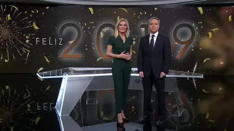 Los presentadores de Antena 3 Noticias felicitan el nuevo año Los presentadores de Antena 3 Noticias felicitan el nuevo año
