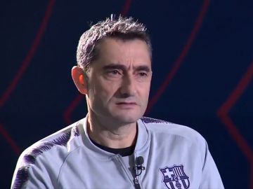 Ernesto Valverde, durante la entrevista con Barça TV