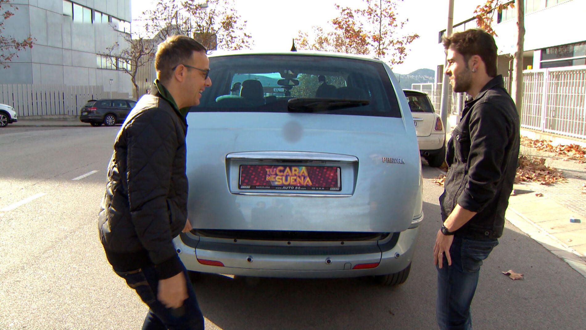 &iquest;Qu&eacute; esconde &Agrave;ngel Ll&agrave;cer en su maletero?