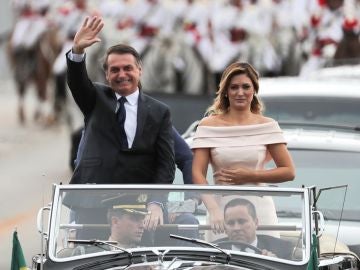 Bolsonaro junto a su esposa antes de su toma de posesión