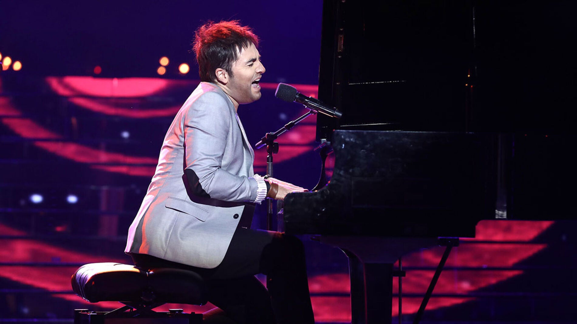 Derroche de energ&iacute;a y emoci&oacute;n con Ra&uacute;l P&eacute;rez interpretando &lsquo;Vi&rsquo; de Pablo L&oacute;pez