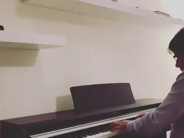 Puigdemont dedica una canción a los presos independentistas Puigdemont dedica una canción a los presos independentistas