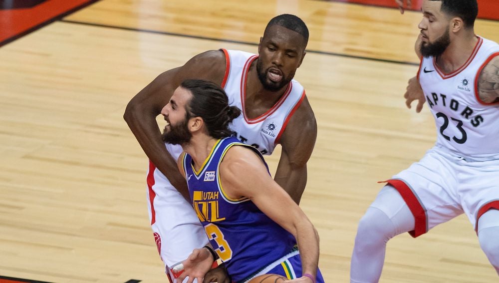 Ricky Rubio ante Ibaka