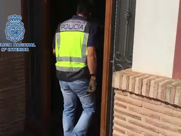 Imagen de archivo de un operativo policial contra la trata de blancas Imagen de archivo de un operativo policial contra la trata de blancas