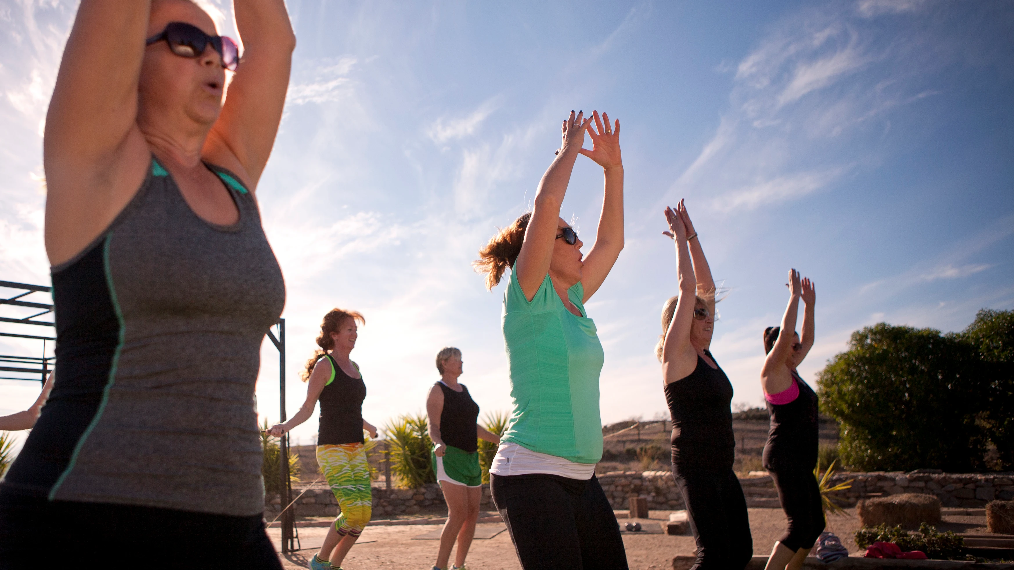 Mujeres haciendo ejercicio Nova Life