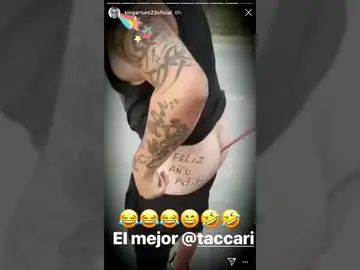 Arturo Vidal enciende cohetes en el culo de un amigo: "¡Y si muero, muero!" Arturo Vidal enciende cohetes en el culo de un amigo: "¡Y si muero, muero!"