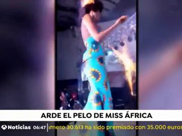 Incendio en el pelo de Miss África