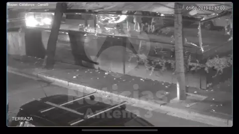 Imágenes en exclusiva del momento del atropello en Barcelona Imágenes en exclusiva del momento del atropello en Barcelona