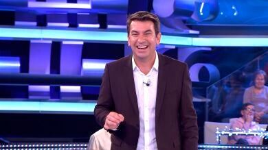 Arturo Valls aprende a decir correctamente 
