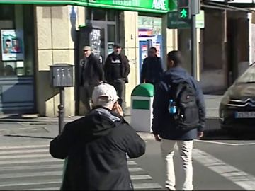 Muere un hombre atropellado en Valencia mientras cruzaba la calle mirando el móvil