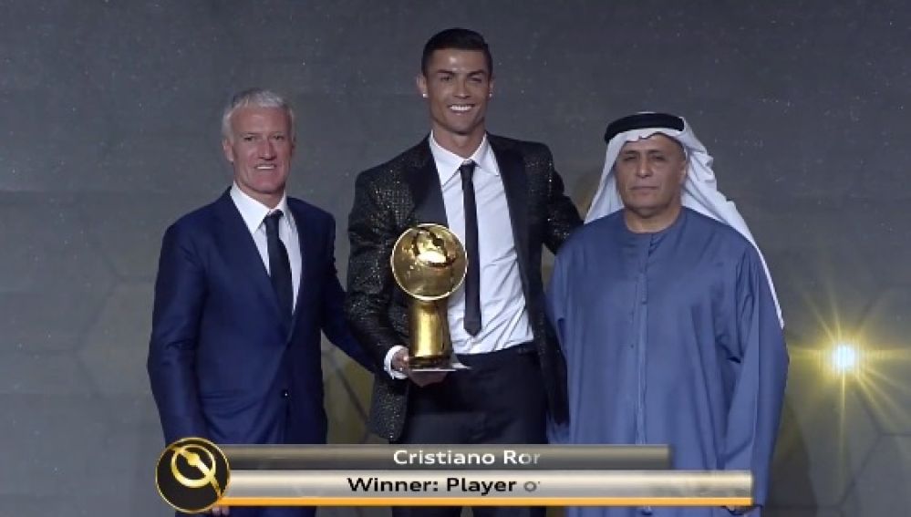 Cristiano Ronaldo Gana El Premio A Mejor Jugador Del Año En Los Globe ...