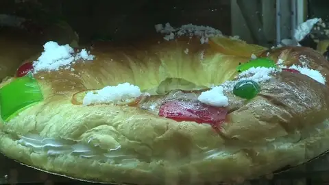 Una confitería de La Bañeza, en León, regala 10.000 euros escondidos en un roscón Una confitería de La Bañeza, en León, regala 10.000 euros escondidos en un roscón