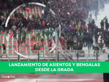 Batalla campal entre aficionados y policía en Argelia: hay más de 60 heridos