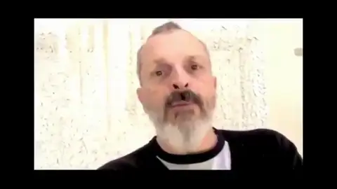 Miguel Bosé cuelga un vídeo en sus redes y saltan las alarmas sobre su salud Miguel Bosé cuelga un vídeo en sus redes y saltan las alarmas sobre su salud
