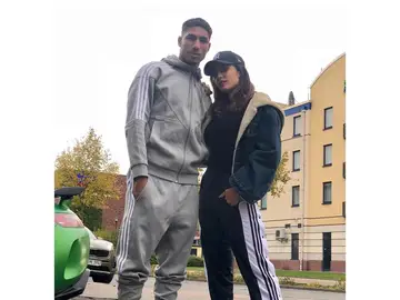 Hiba Abouk y su novio Hiba Abouk y su novio