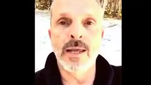 Miguel Bosé despeja las dudas sobre su estado de salud: "Estoy de vacaciones, estoy tranquilo y estoy feliz" Miguel Bosé despeja las dudas sobre su estado de salud: "Estoy de vacaciones, estoy tranquilo y estoy feliz"