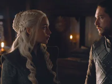 Daenerys Targaryen y Jon Nieve en 'Juego de Tronos' Daenerys Targaryen y Jon Nieve en 'Juego de Tronos'