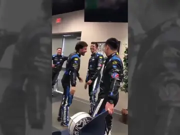 El vacile de Fernando Alonso al conocer a su compañero en Daytona: "Dije sí" El vacile de Fernando Alonso al conocer a su compañero en Daytona: "Dije sí"