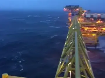 Un muerto y miles de evacuados en el sur de Tailandia por la tormenta Pabuk Un muerto y miles de evacuados en el sur de Tailandia por la tormenta Pabuk