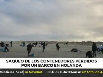 Saqueo de los contenedores perdidos por un barco en Holanda Saqueo de los contenedores perdidos por un barco en Holanda