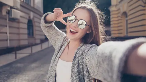 Cómo salir bien en las fotos Cómo salir bien en las fotos