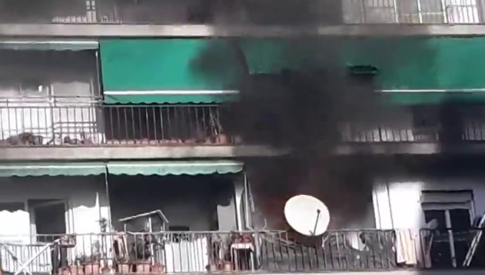 Muere una persona en el incendio de una vivienda en La Llagosta