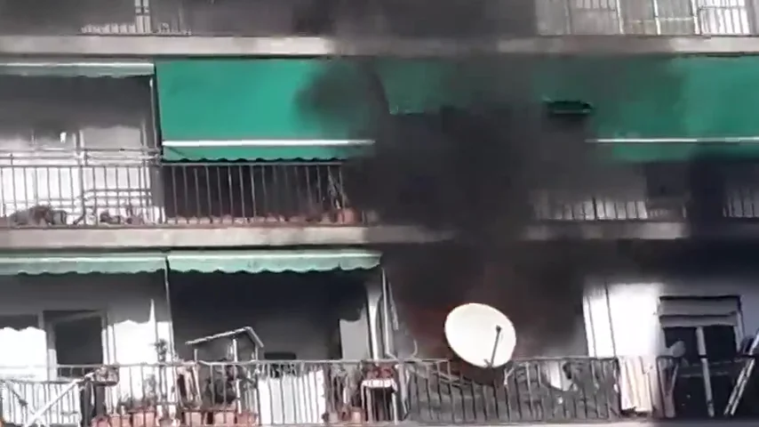 Muere una persona en el incendio de una vivienda en La Llagosta Muere una persona en el incendio de una vivienda en La Llagosta
