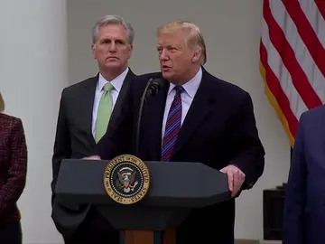 Trump está dispuesto a mantener el cierre de Gobierno hasta que los demócratas accedan a financiar el muro en la frontera con México Trump está dispuesto a mantener el cierre de Gobierno hasta que los demócratas accedan a financiar el muro en la frontera con México