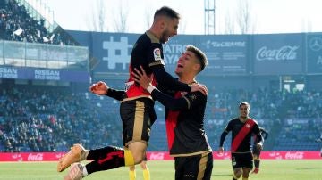 Medrán celebra su gol con el Rayo Vallecano