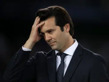 Solari lamenta una acción en un partido del Real Madrid Solari lamenta una acción en un partido del Real Madrid