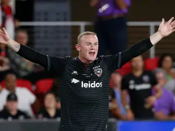 Rooney protesta una jugada en un partido con el DC United Rooney protesta una jugada en un partido con el DC United