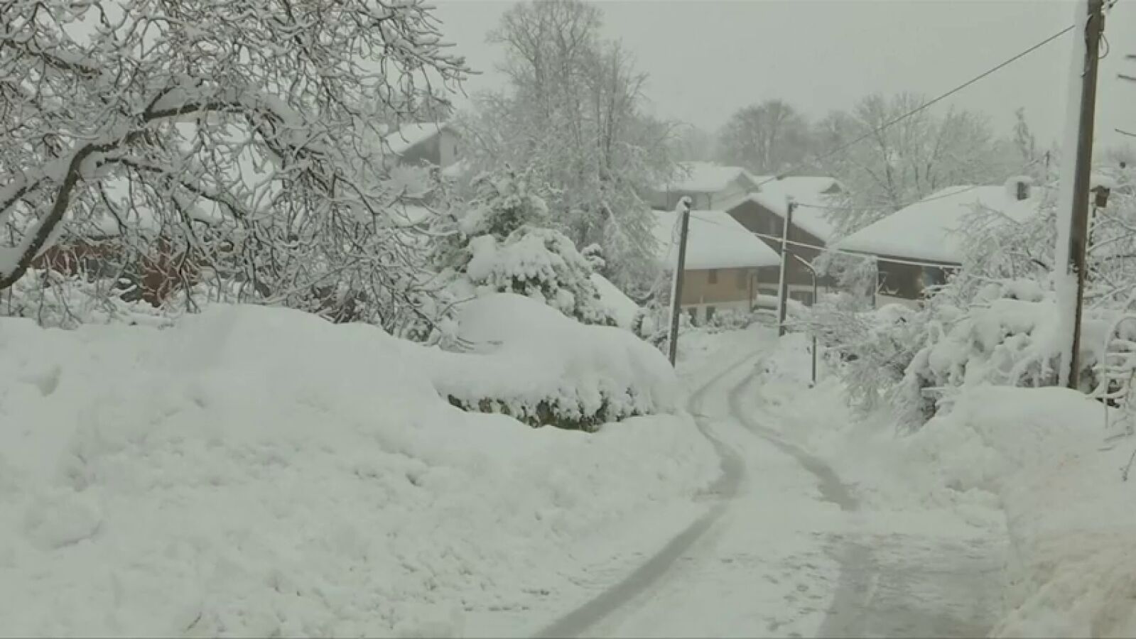 El temporal de nieve en Alemania obliga a cancelar cientos de vuelos