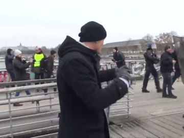 Se entrega el boxeador que golpeaba a la policía francesa en las protesta de los chalecos amarillos
