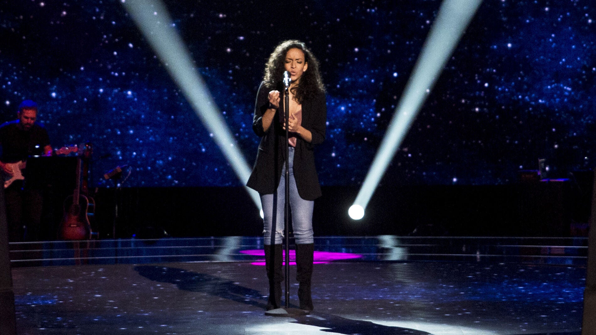 V&Iacute;DEO: Andrea del Solar canta 'I will always love you' 