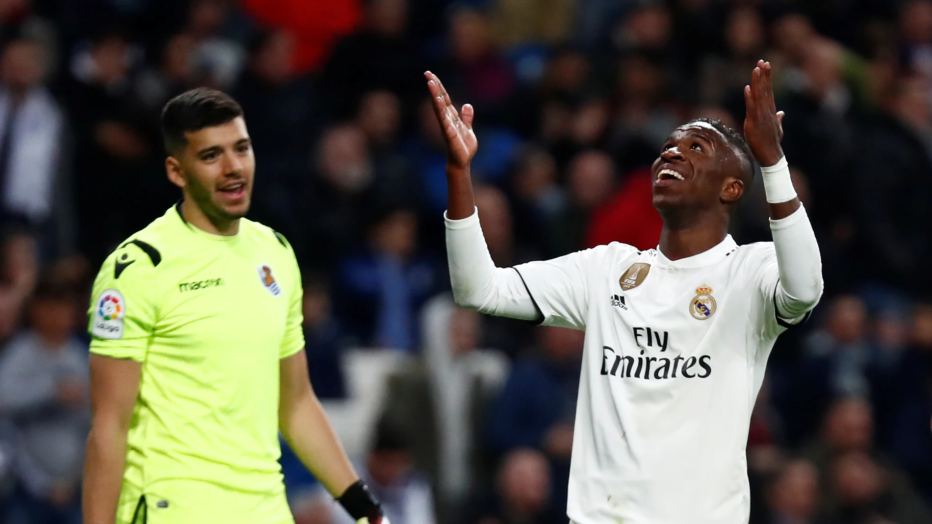 Vinicius se desespera ante la mirada de Rulli Vinicius se desespera ante la mirada de Rulli