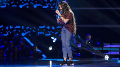 Lorena Fernández canta ‘Historia de un amor’ en las ‘Audiciones a ciegas’ de ‘La Voz’