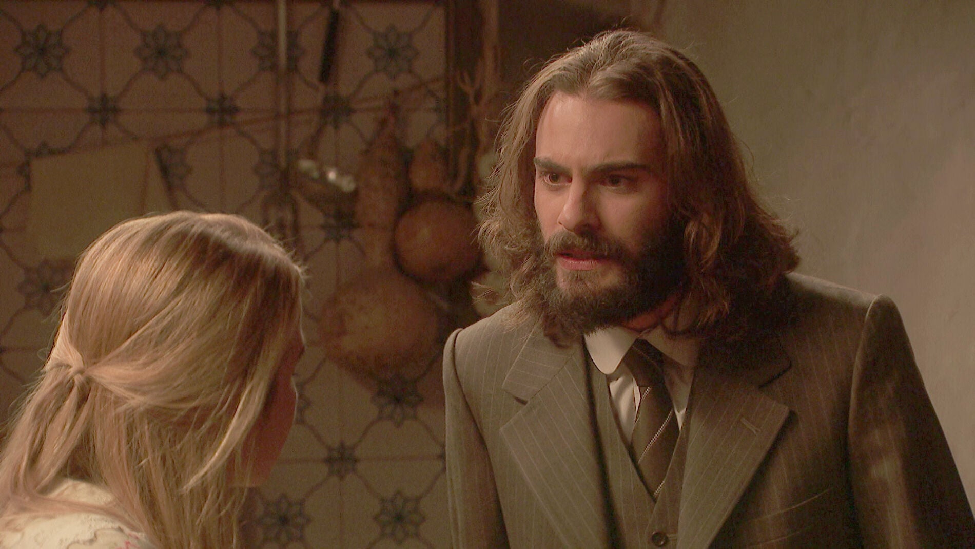 Antolina pide a Isaac que se marchen de 'Puente Viejo' 