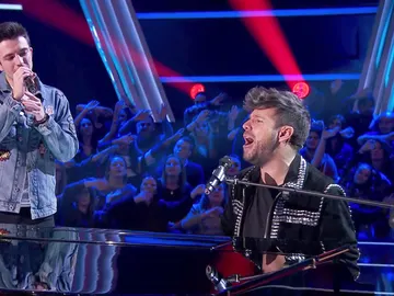 Pablo López y Javier Erro interpretan 'Despacito' y 'Devuélveme la vida' al piano en 'La Voz' Pablo López y Javier Erro interpretan 'Despacito' y 'Devuélveme la vida' al piano en 'La Voz'