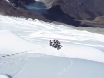 Rescatan los cuerpos sin vida de los tres montañeros españoles y su guía peruano fallecidos en una avalancha en los Andes 