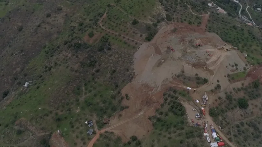 La tuneladora que tiene que hacer el pozo vertical aún no ha podido empezar a trabajar