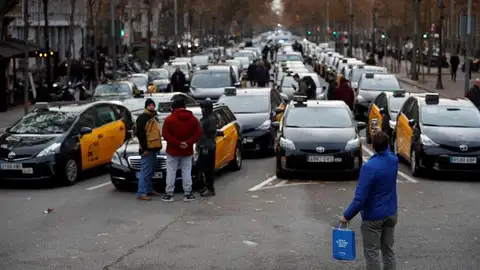 Taxistas protestan en el centro de Barcelona Taxistas protestan en el centro de Barcelona