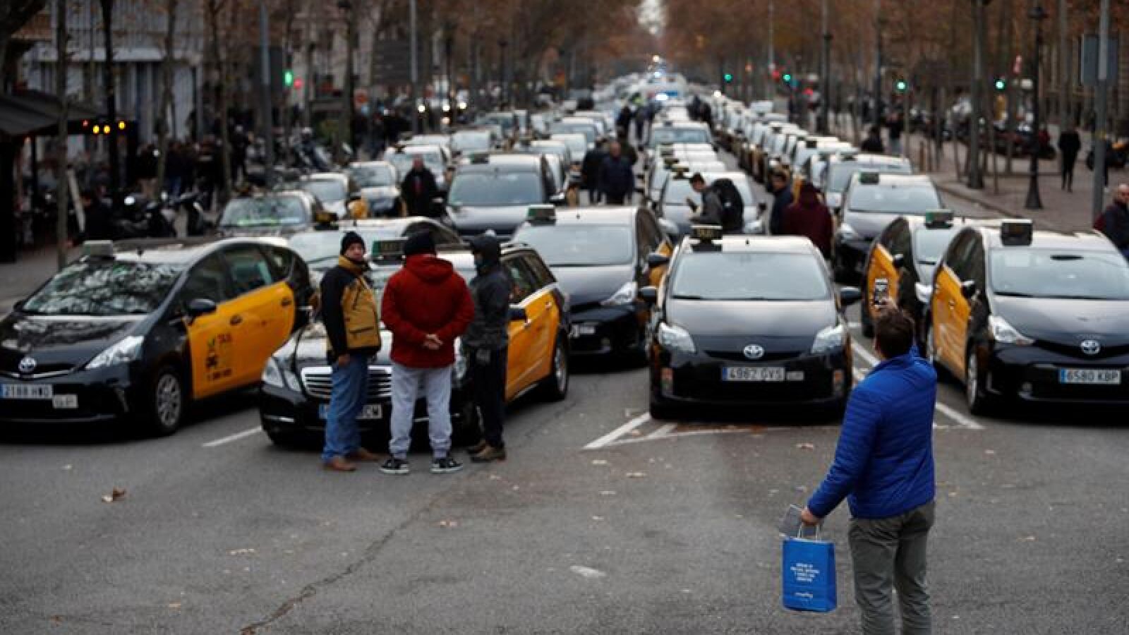 Barcelona activa la zona de bajas emisiones para reducir la contaminación