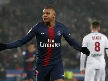 Mbappé celebra un gol Mbappé celebra un gol