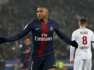 Mbappé celebra un gol Mbappé celebra un gol