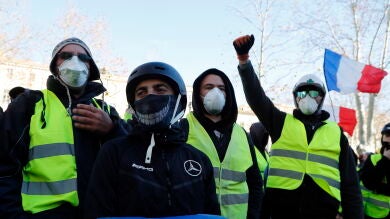 Los 'chalecos amarillos' vuelven a tomar París en la décima semana de protestas
