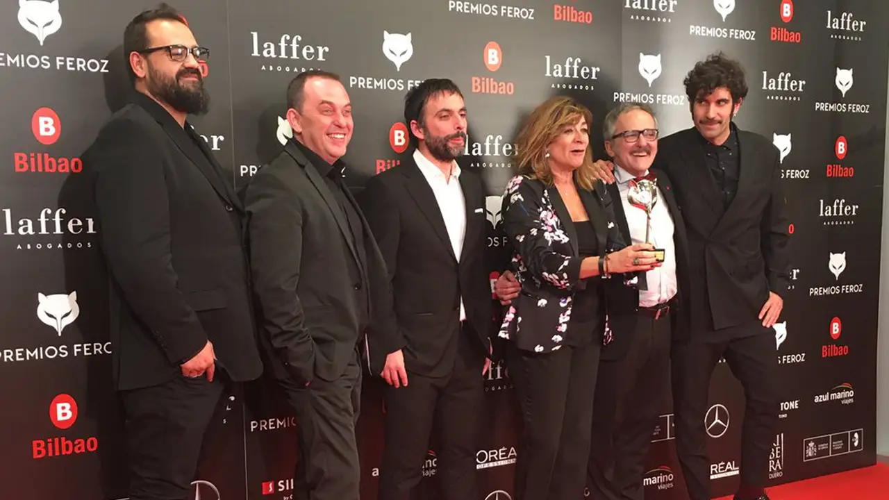 FARIÑA: 'Fariña' hace triplete en los Premios Feroz 2019: Mejor Serie Dramática, Javier Rey como Mejor Actor protagonista y Antonio Durán Morris como Mejor Actor de reparto