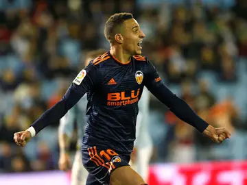 Rodrigo celebra su gol con el Valencia Rodrigo celebra su gol con el Valencia